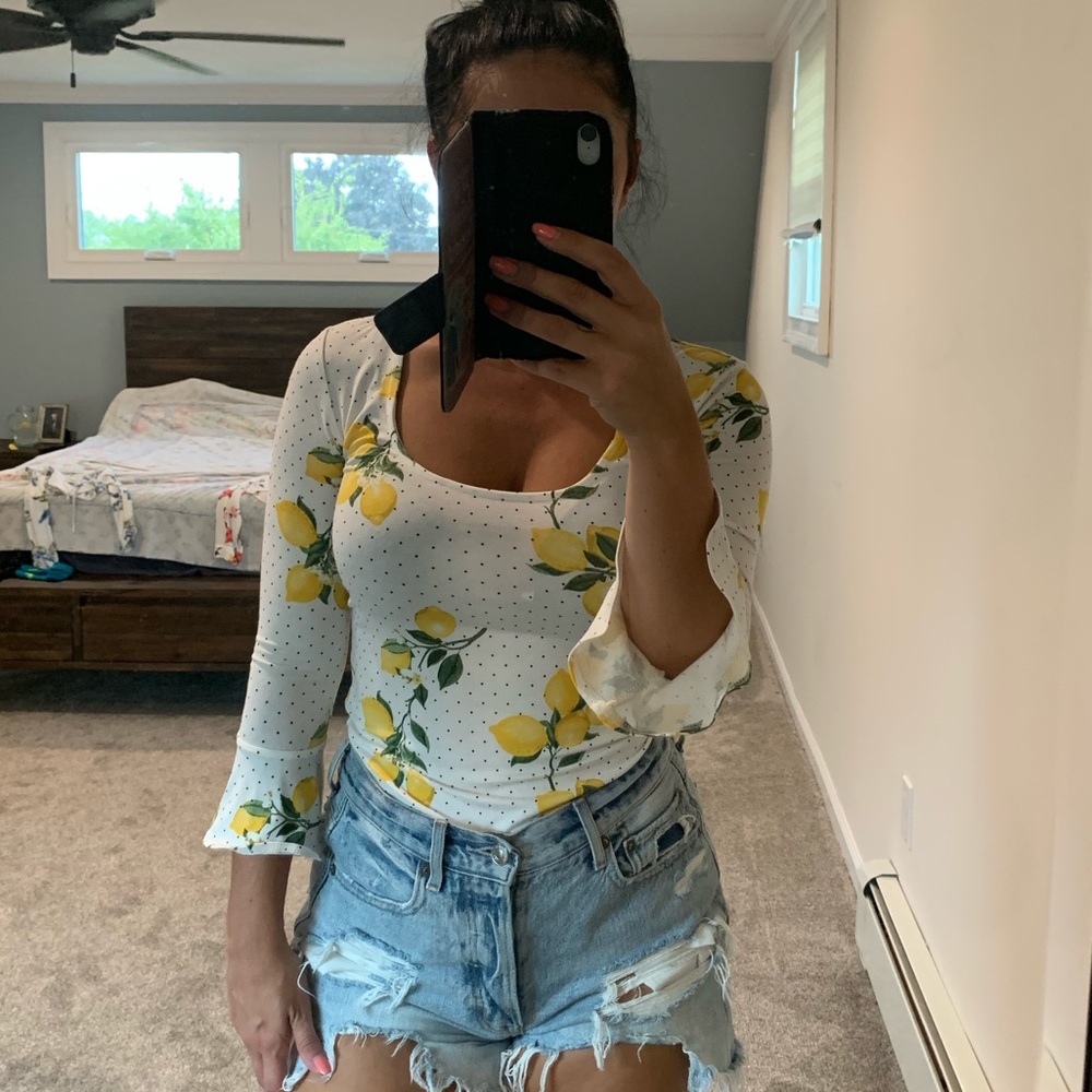Adorable 3/4 trumpet sleeve Lemon Bodysuit